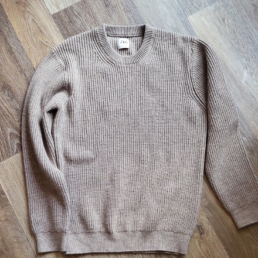 Zara Men's Beige Crewneck Sweater